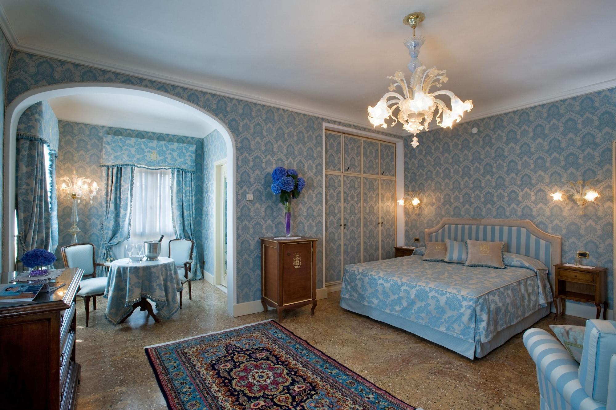 Hotel Villa Condulmer Mogliano Veneto Bilik gambar A suite at the Excelsior