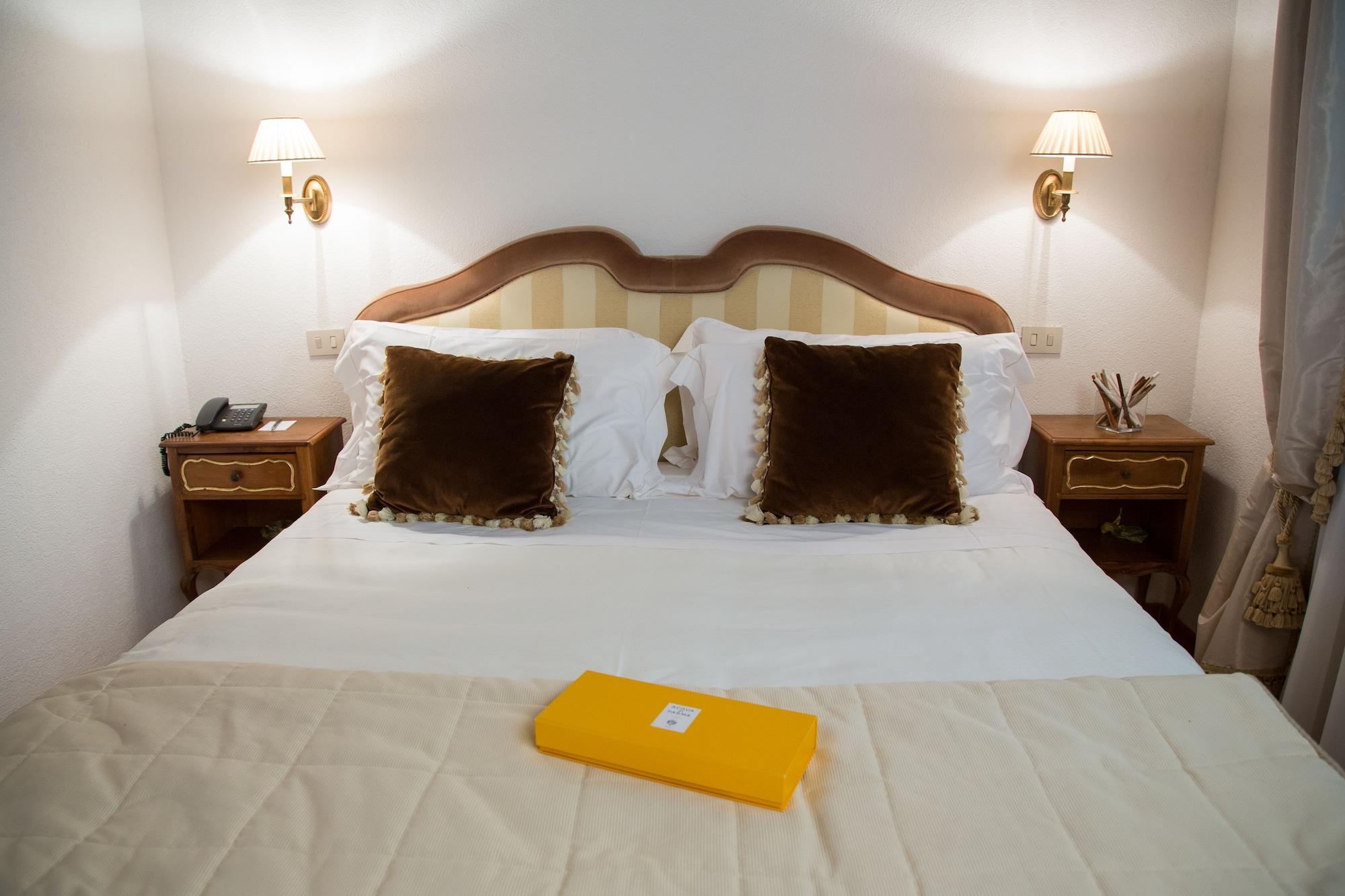 Hotel Villa Condulmer Mogliano Veneto Luaran gambar A guest room at the hotel