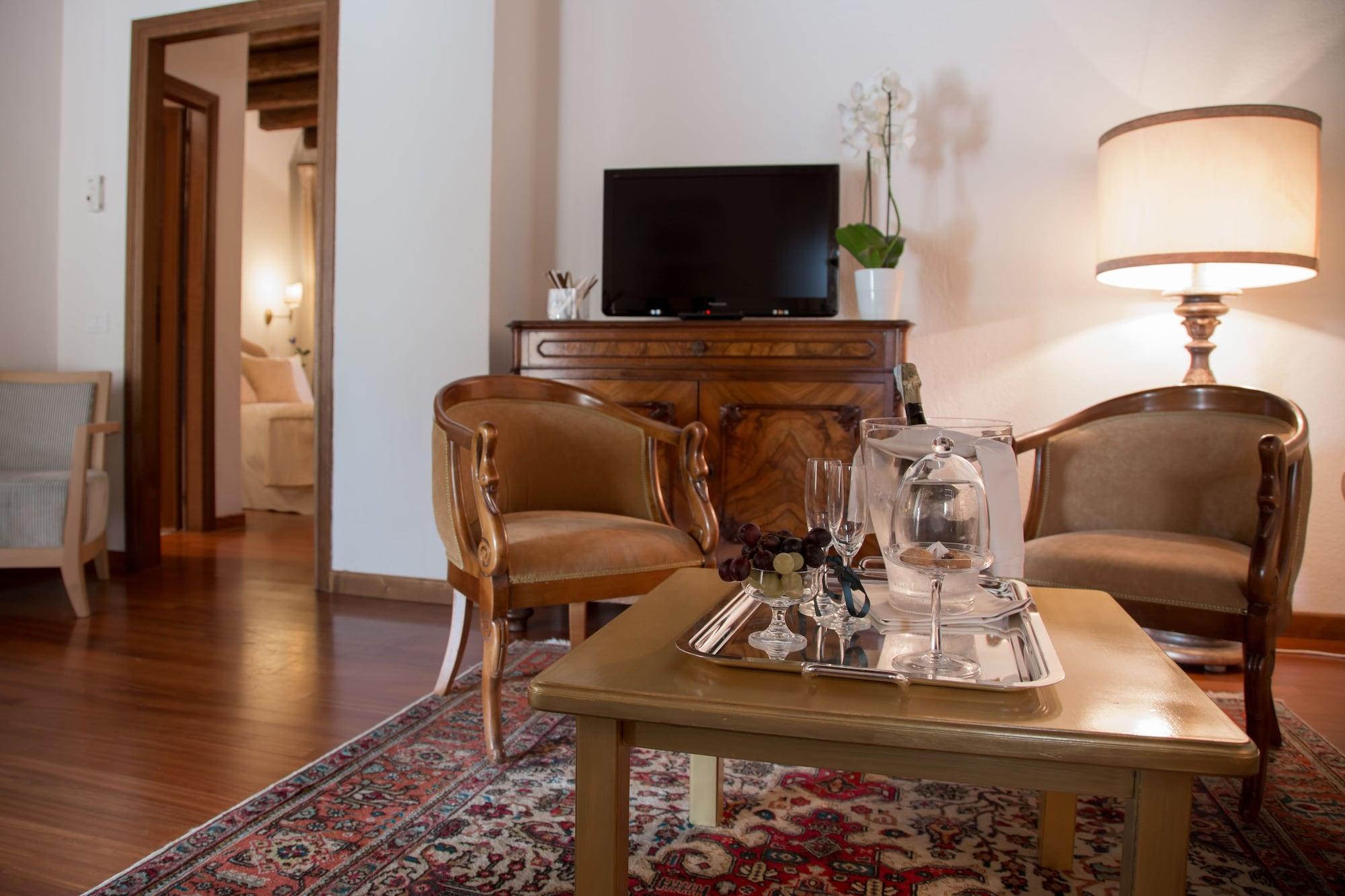 Hotel Villa Condulmer Mogliano Veneto Luaran gambar A room at the hotel