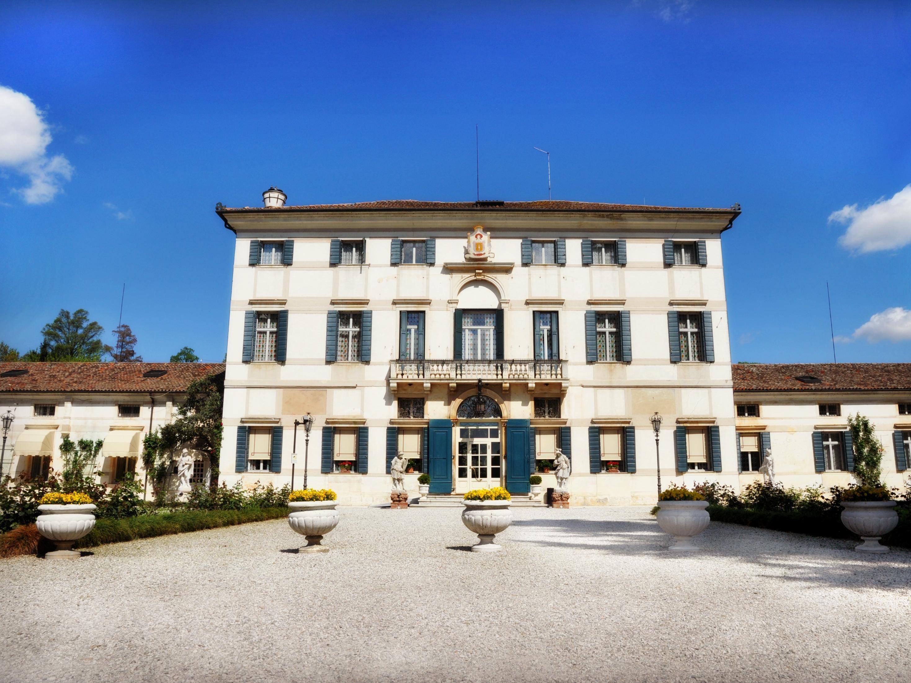 Hotel Villa Condulmer Mogliano Veneto Luaran gambar The Château de Launay