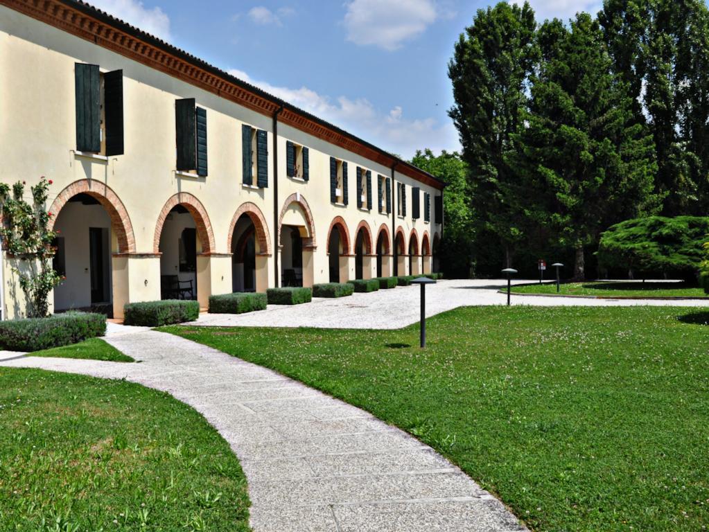 Hotel Villa Condulmer Mogliano Veneto Luaran gambar The cloister of the Abbey of San Pietro in Ciel d'Oro