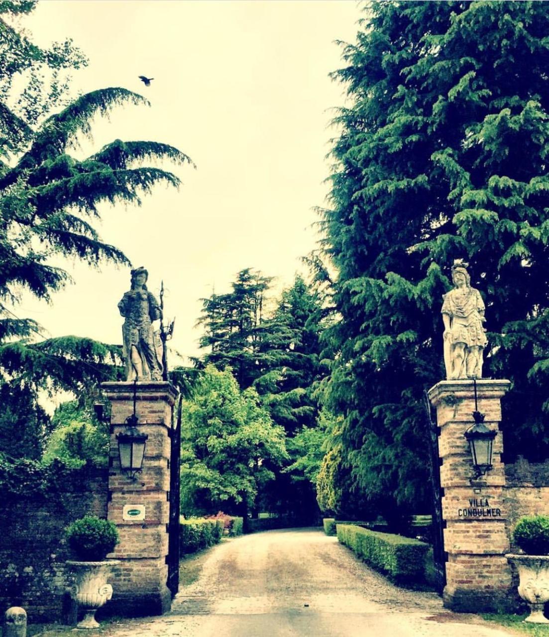 Hotel Villa Condulmer Mogliano Veneto Luaran gambar Entrance to the park